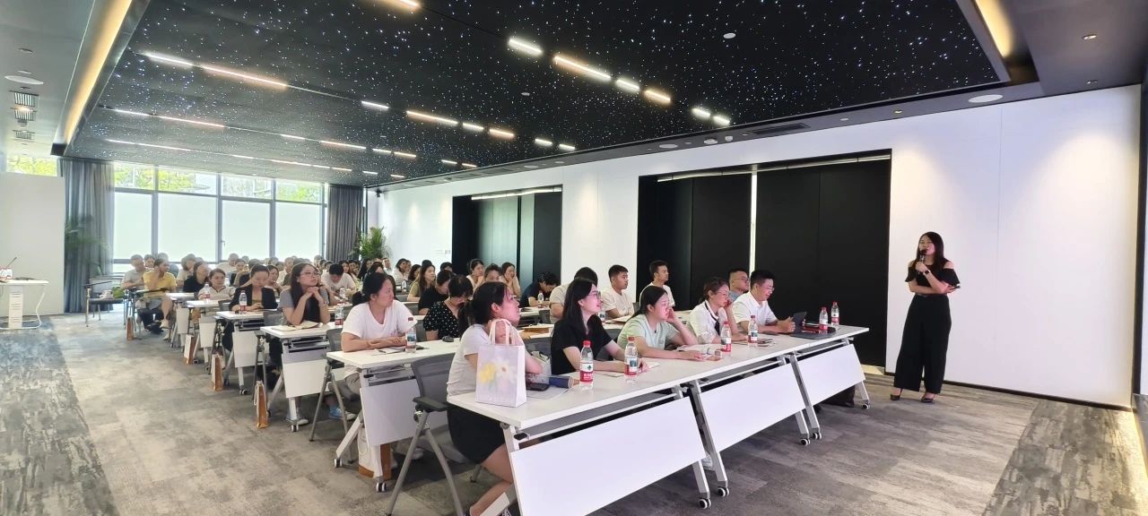 新闻动态 | 四川祥瑞泰税务师事务所成功举办《合规先行· 护航出海—2025年成都民营企业税法沙龙》